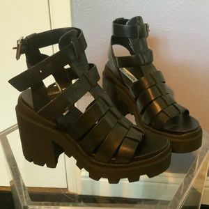 Steve Madden Cosmic Black Chunky Lug Sole size 7